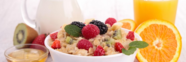 Ontbijt_met_granen_en_fruit