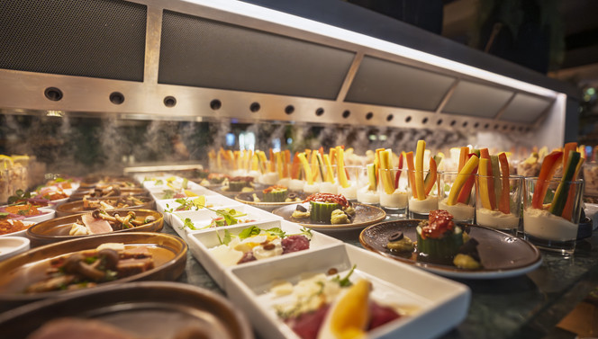 Live Cooking Fine Dining Buffet