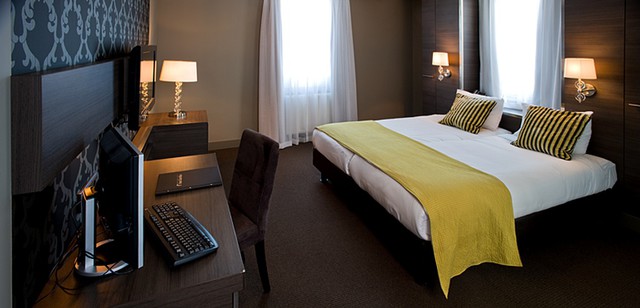 offer luxury hotel room