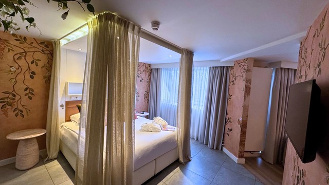 botanical penthouse suite
