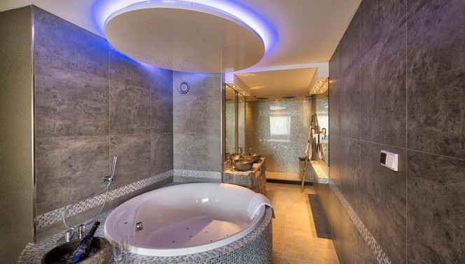diamond penthouse suite