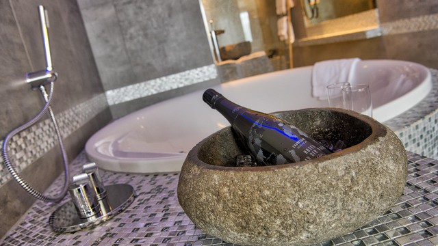 diamond penthouse suite