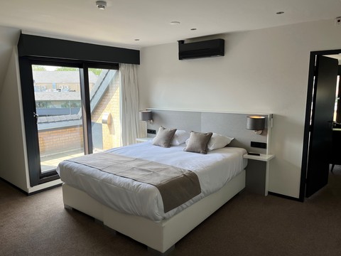 junior apartment