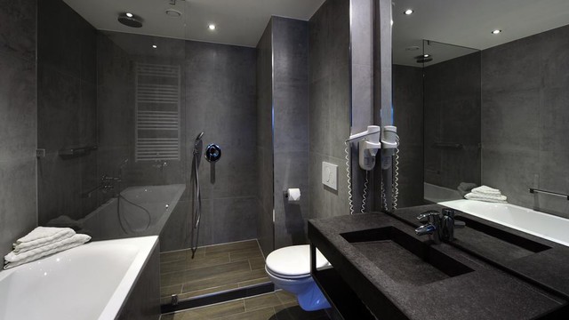 badkamer: ligbad en/of inloopdouche
