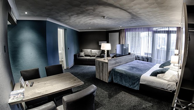 luxe familiekamer met bubbelbad Hotel Gilze - Tilburg