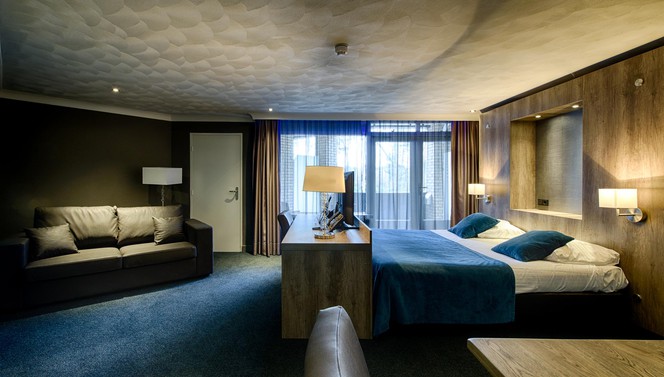 luxe familiekamer met bubbelbad Hotel Gilze - Tilburg