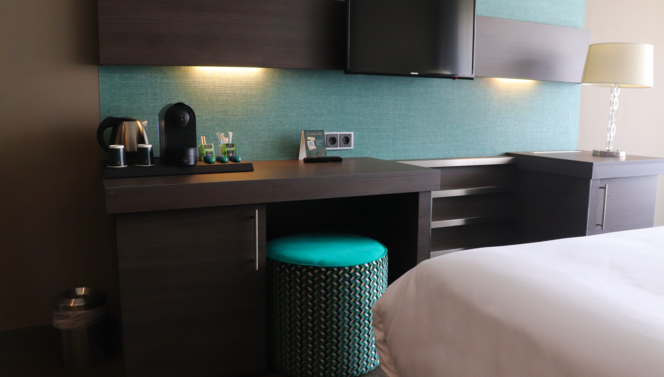 Luxuas Zimmer mit Whirlpool Badewanne