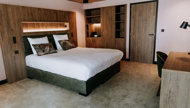 luxury room with bubble bath Tilburg