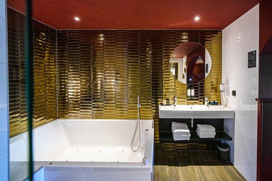 Indian Velvet Suite