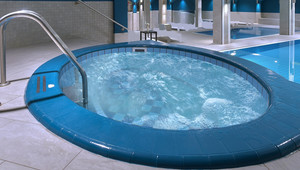 hotel with jacuzzi