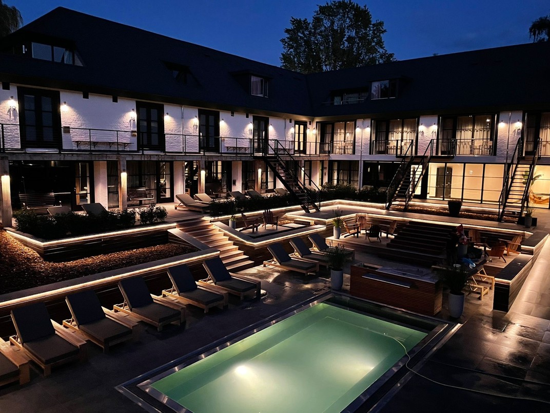 buiten wellness met luxe suites
